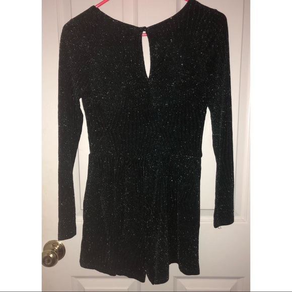 EUC Shimmer V-Neck Romper - Picture 4 of 7